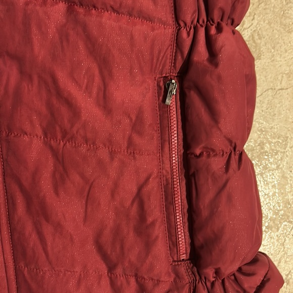 90s BURGUNDY VEST WITH FUR COLLAR - Picture 4 of 8